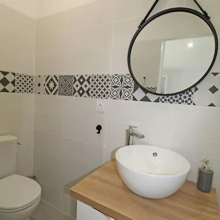 Studio Avec Jardin Et Terrasse *